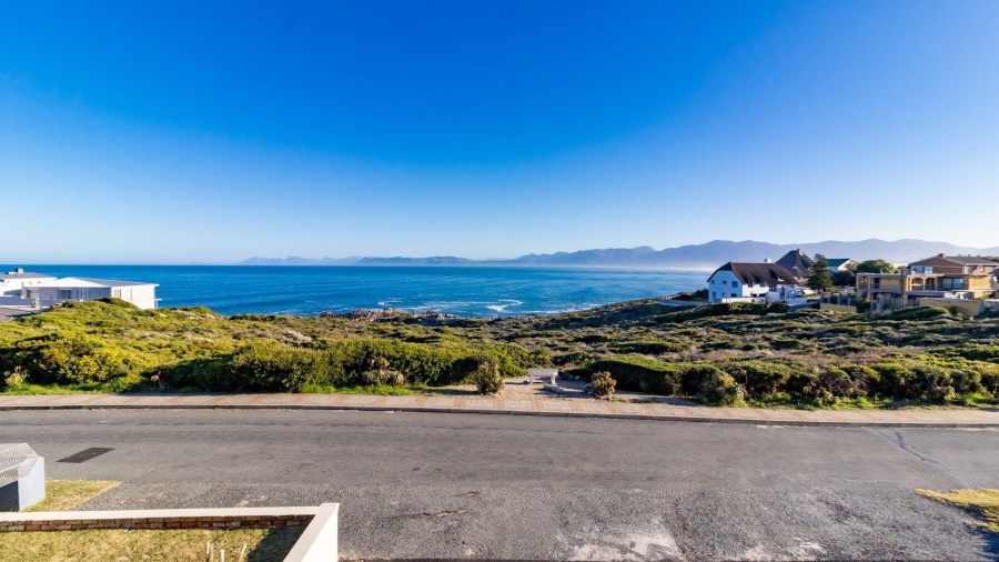 5 Bedroom Property for Sale in De Kelders Western Cape